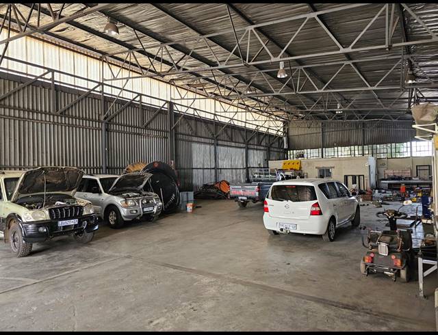 650M² FACTORY TO LET IN ROODEKOP